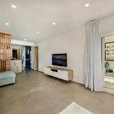 Oura Sunset Appartement