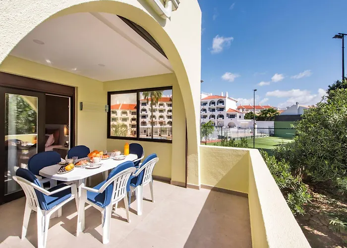 Oura Sunset 公寓 *